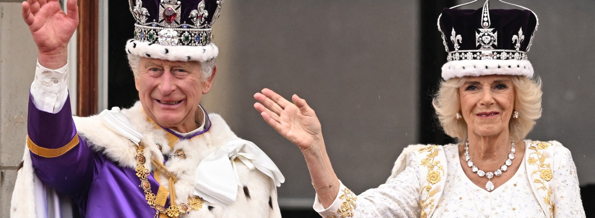 Charles III é coroado em cerimônia histórica DOM OPOVO