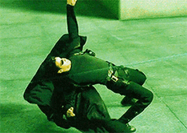 As cenas de Neo desviando de balas e as pílulas azul e vermelha são referenciadas por diversos filmes.