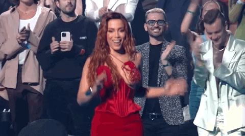 Anitta recentemente revelou ter contraído o vírus Epstein-Barr, que pertence ao grupo dos herpes.