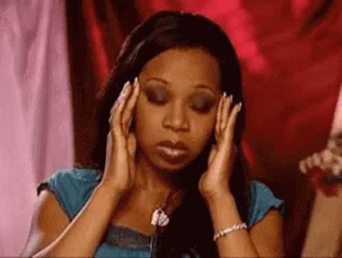 Longe de ser apenas uma dor de cabeça comum, causa náusea, vômito e sensibilidade ao barulho e à luz.