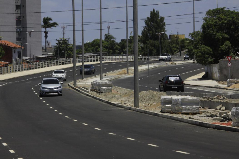 A avenida José Jatahy, na altura do Otávio Bonfim, substituiu a antiga linha ferroviária que recebia os migrantes (Foto: MAURI MELO)