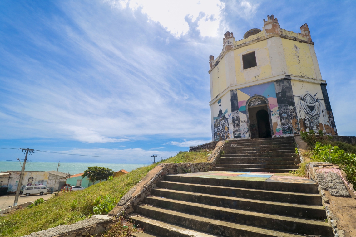 ￼A desapropriação prevista para o Titanzinho, segundo a Prefeitura, será em faixa de praia e no entorno do farol