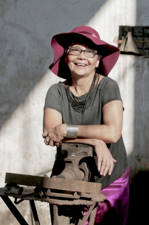 FORTALEZA, CE, BRASIL, 29-09-2017: Dodora Guimarães, esposa de Sérvulo Esmeraldo. Obras do artista Sérvulo Esmeraldo são restauradas e voltam a integrar a paisagem urbana de Fortaleza. (Foto: Mateus Dantas/O POVO) (Foto: (Foto: Mateus Dantas/O POVO))