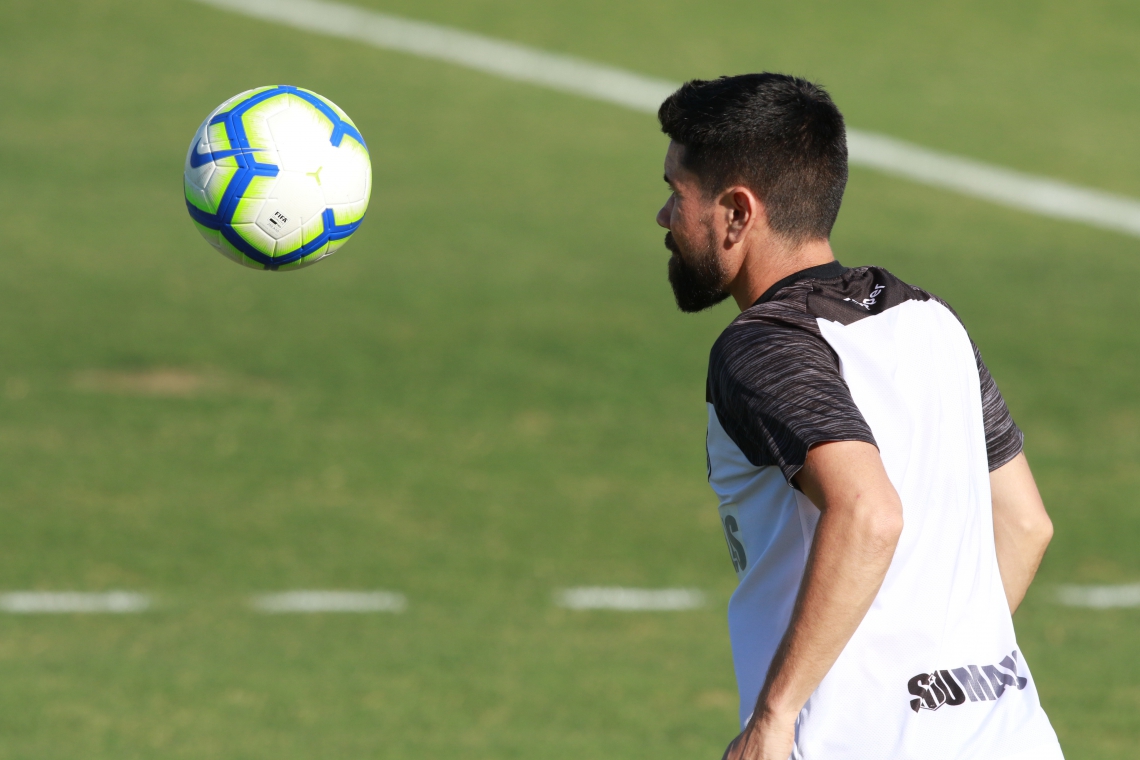 Ricardinho é líder do Ceará dentro e fora de campo (Foto: Fco Fontenele)