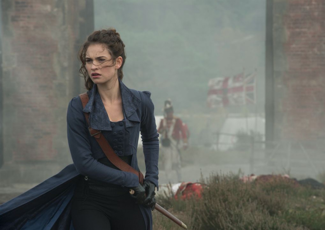 Orgulho, preconceito e zumbis, com Lily James (Foto: DIVULGAÇÃO)