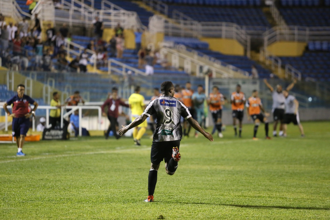 O gol do Ceará foi marcado por Cristiano, no primeiro tempo (Foto: Mauro Jefferson / CearáSC.com)