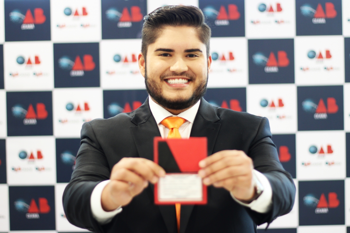Foto: Deísa Garcêz/Especial para O Povo FORTALEZA, CE, BRASIL, 05-06-2019: Murilo Gonçalves - primeiro homem trans a ter o nome social na carteirinha da OAB. (Fotos: Deísa Garcêz/Especial para O Povo)