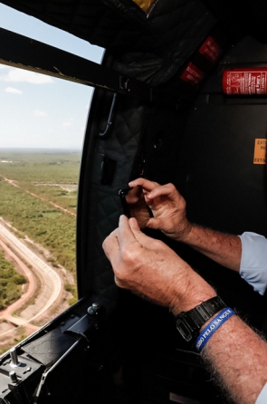￼BOLSONARO sobrevoou de helicóptero o Perímetro Irrigado dos Tabuleiros Litorâneos do Piauí ao lado do governador Wellington Dias (Foto: Alan Santos/Presidência da República)