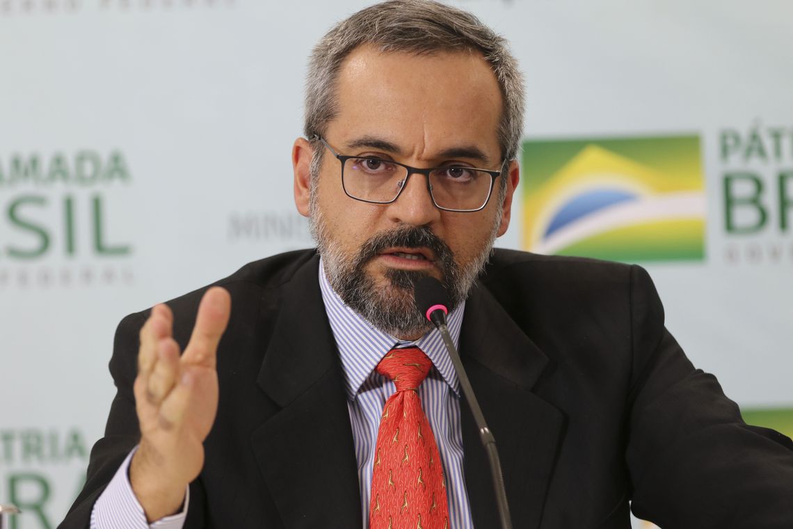 O ministro da Educação, Abraham Weintraub, não imagina por que Bolsonaro haveria de ler a prova do Enem. Nem eu  (Foto: Fabio Rodrigues Pozzebom/Agência Brasil)
