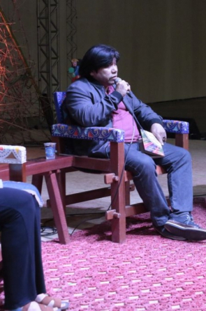 Daniel Munduruku e Demitri Túlio participam de mesa na Bienal do Livro(foto: Felipe Abud/Divulga...