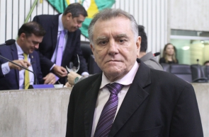 Deputado Lucílvio Girão. Foto: Júnio Pio/ALCE