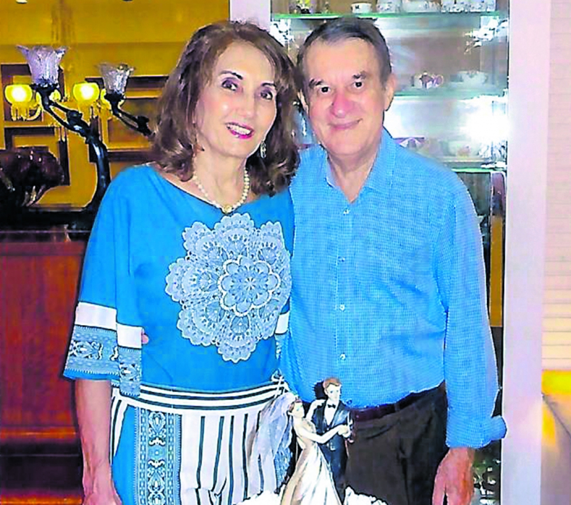 Valmir Campelo e sra, que vieram de Brasília apadrinhar casante Manoela Viana, cuja mãe, Beatriz, festejou natalício de Marizalva ( By Evando)