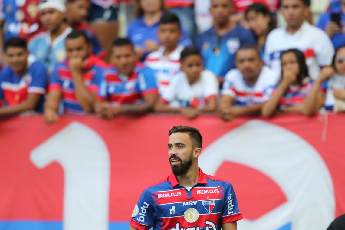 ￼Caso seja regularizado, o recém-contratado Matheus Vargas vira opção para o time titular do Fortaleza (Foto: Fabio Lima)