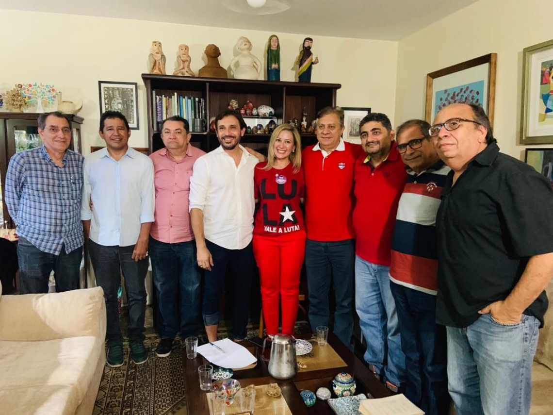 ￼ Grupo que apoiava Liliane se reuniu na tarde de ontem e decidiu apoiar Guilherme Sampaio na disputa (Foto: divulgação/pt fortaleza)