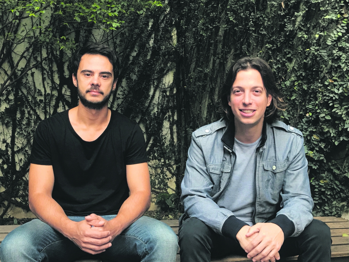 OS ROTEIRISTAS e diretores Diego Hoefel e Marcelo Grabowsky levam o projeto cearense Malibu ao 10º Brasil Cinemundi (Foto: divulgação)