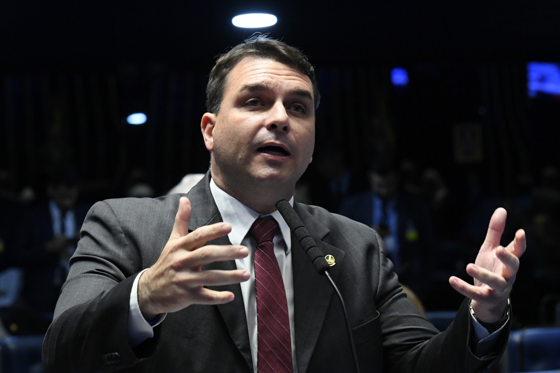 Flávio Bolsonaro (PLS-RJ) teria recebido relatórios com orientações da Abin  (Foto: Roque de Sá/Agência Senado)