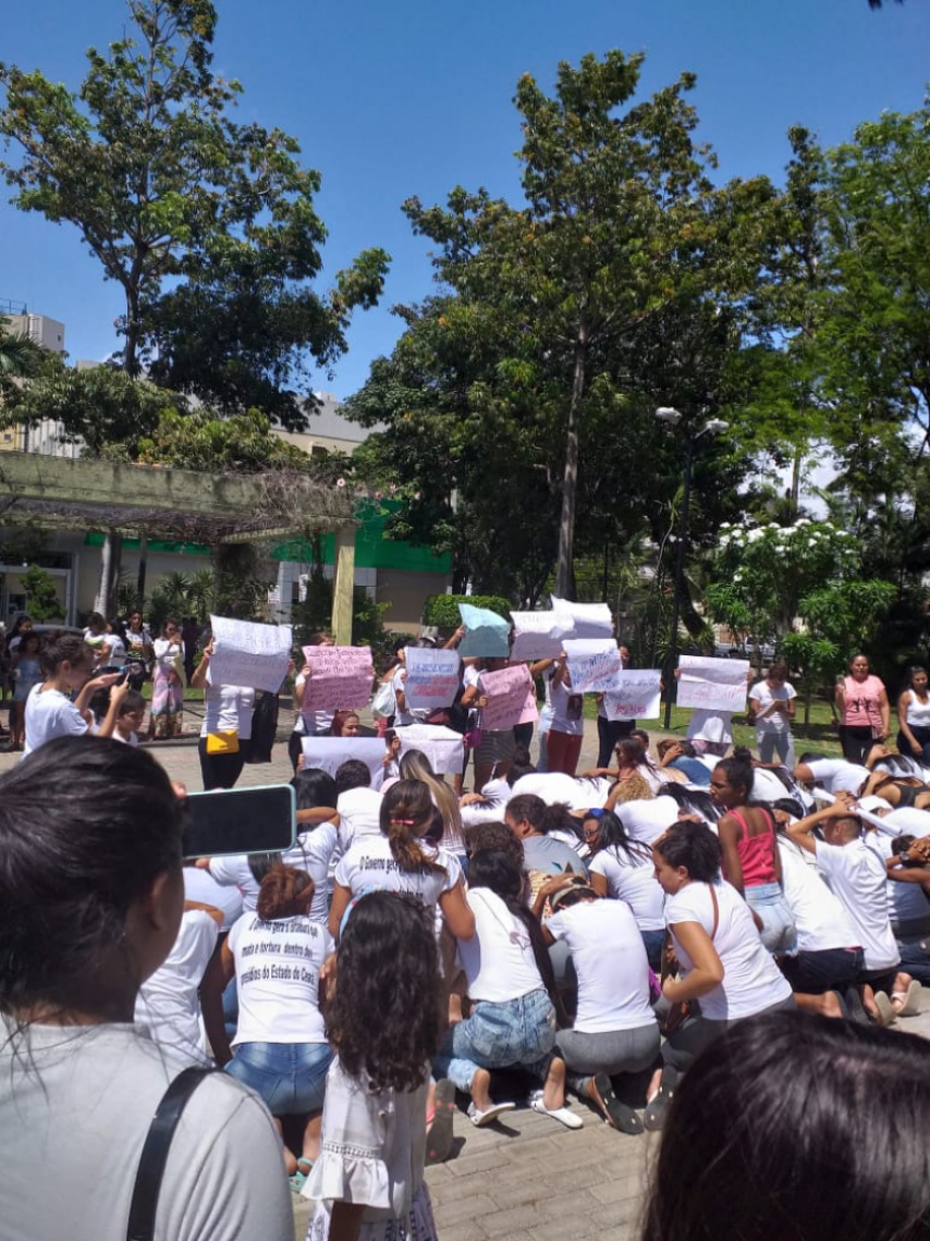 Familiares de presos protestam na Praça da Imprensa em 23 de setembro (Foto: Acervo pessoal)