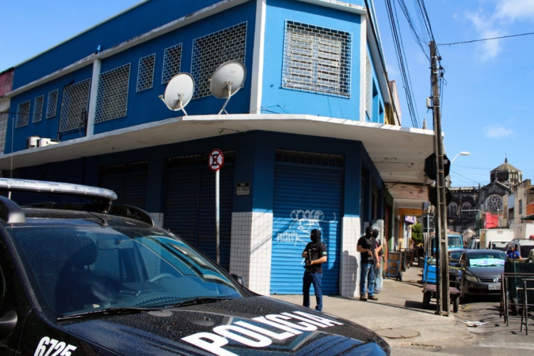 Farmácia no Centro de Fortaleza foi um dos alvos da operação(foto: Divulgação / Polícia Civ...