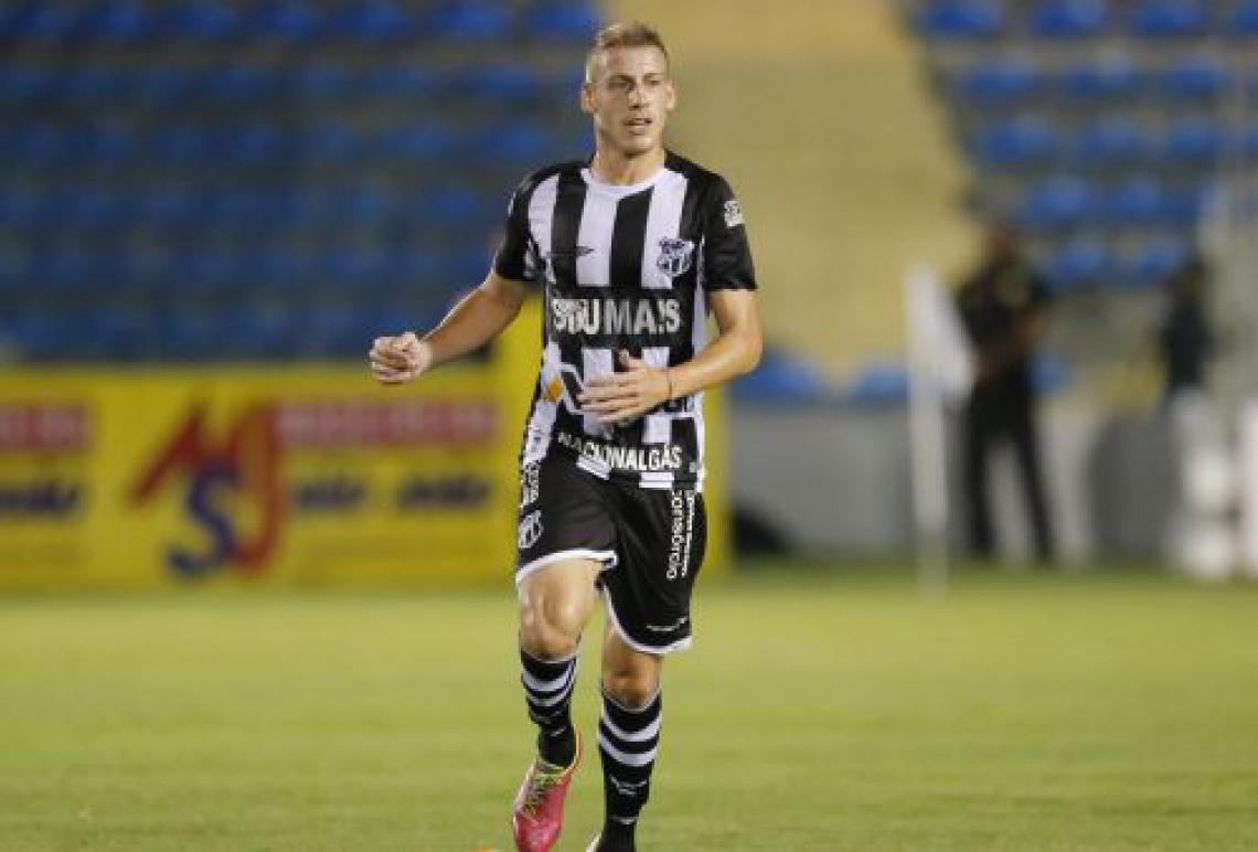 Uillian Correia em ação pelo Ceará em 2015, no PV (Foto: Fábio Lima / O POVO)