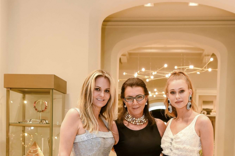 Erika dos Mares Guia, Vera Negrão e Marina Ruy Barbosa na CJ Mares
 (Foto: LUPREZIA)