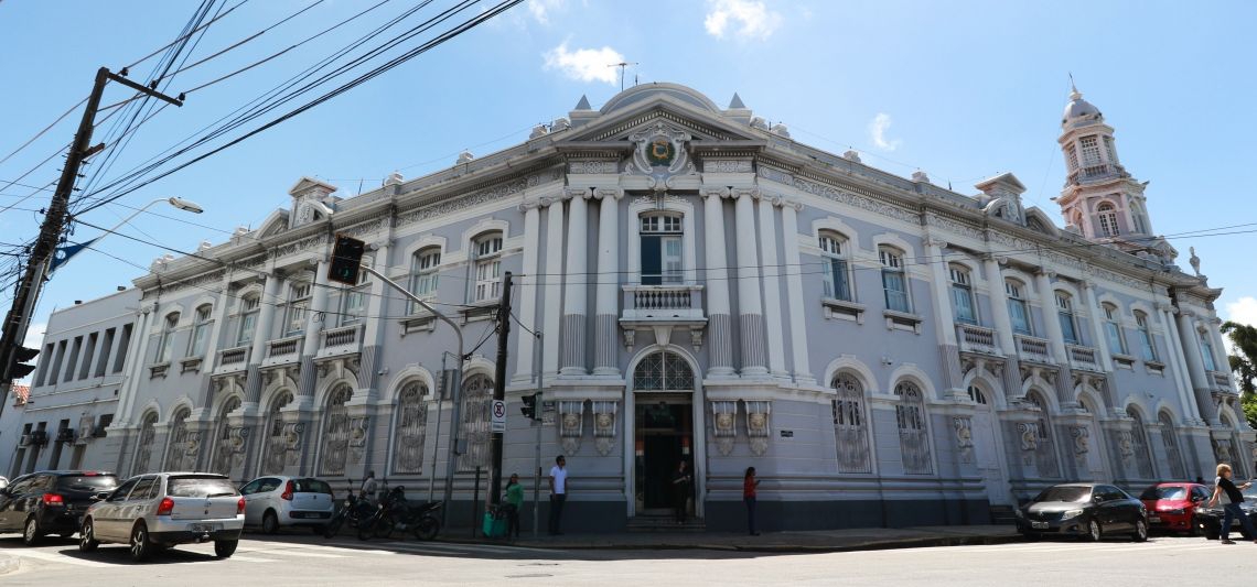 Fachada do prédio da Secretaria Estadual da Fazenda do Ceará (Foto: tatiana fortes 04/07/2019)