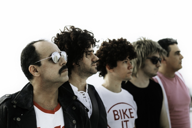 "The Killer Queen" é cover da banda Queen e faz parte do Festival Viva - Juntos contra a Aids e a favor da vida(foto: Sara Parente/Divulgação)