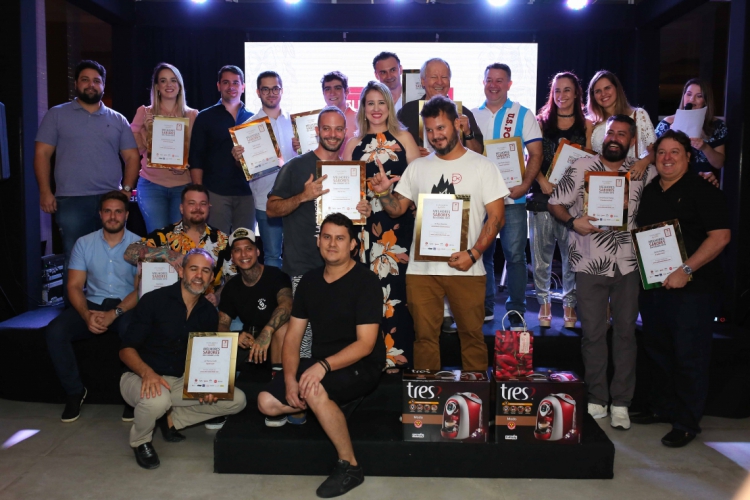 Vencedores das 15 categorias do prêmio Melhores Sabores da Cidade(foto: Divulgação)