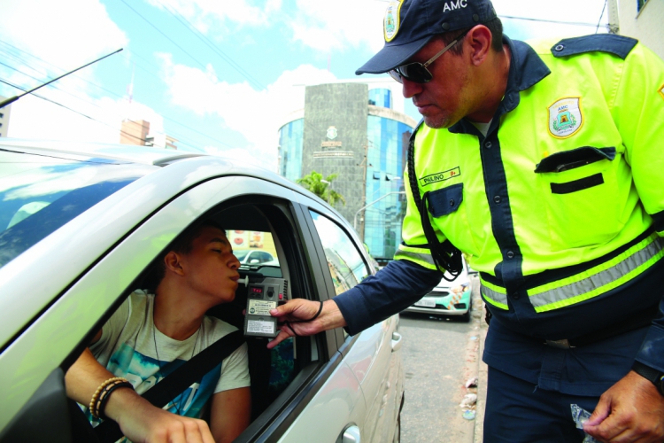 Foi preciso cautela para que a população entendesse que os operadores não eram agentes de trâ...