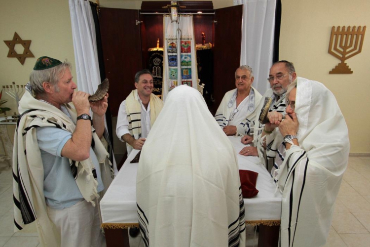 Celebração do ano novo judaico em sinagoga de Fortaleza