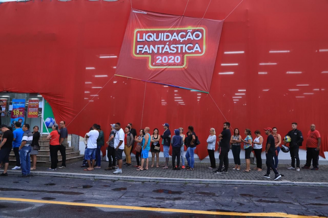 Liquidação Fantástica atraiu milhares de consumidores às lojas do Magazine Luiza em todo o Brasil