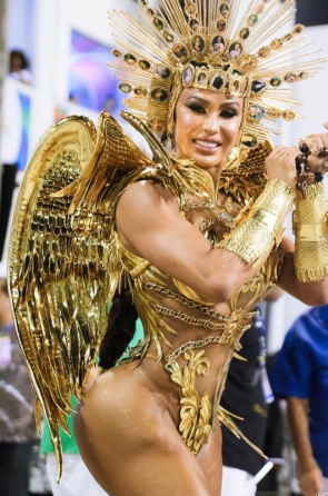 Gracyanne Barbosa no desfile