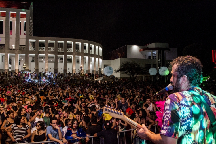 Tradicional pré-Carnaval Chão da Praça ocorre nesta quinta, 9, em Fortaleza 