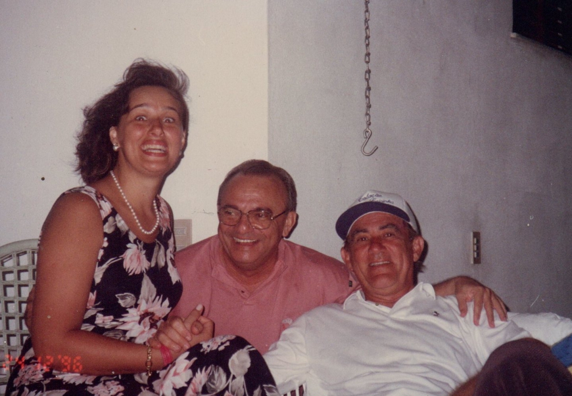Joseoly Moreira e Renato Aragão ficaram amigos quando ele trabalhava na TV Ceará. Os dois se reencontraram no Rio de Janeiro, quando foi redator do programa Os Trapalhões. Joseoly também foi correspondente do O POVO no Rio entre os anos ....
 (Foto: fotos Acervo Pessoal)