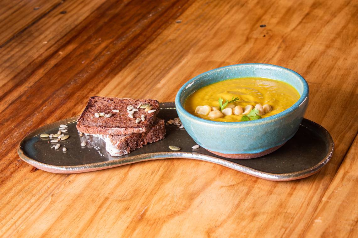 Sopa de abóbora com curry e leite de coco (Foto: Divulgação)