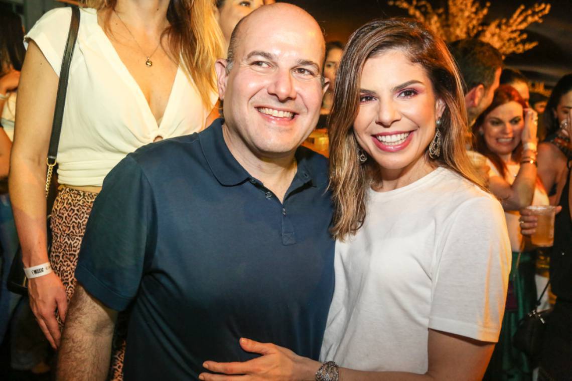 Roberto Cláudio e Carol Bezerra (Foto: fotos JOÃO FILHO TAVARES)