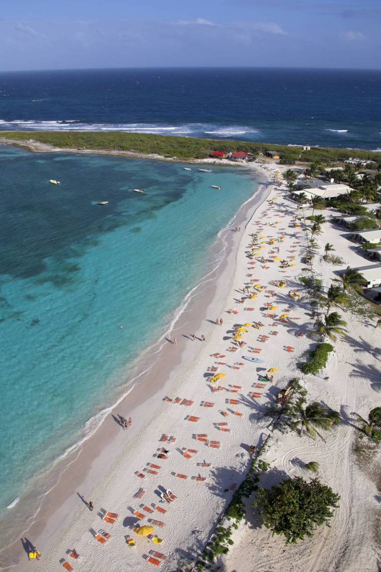 Foto: Laurent Benoit/ Divulgação A ilha de Saint Martin é conhecida por suas belas praias e pela vida noturna cheia de opções de diversão