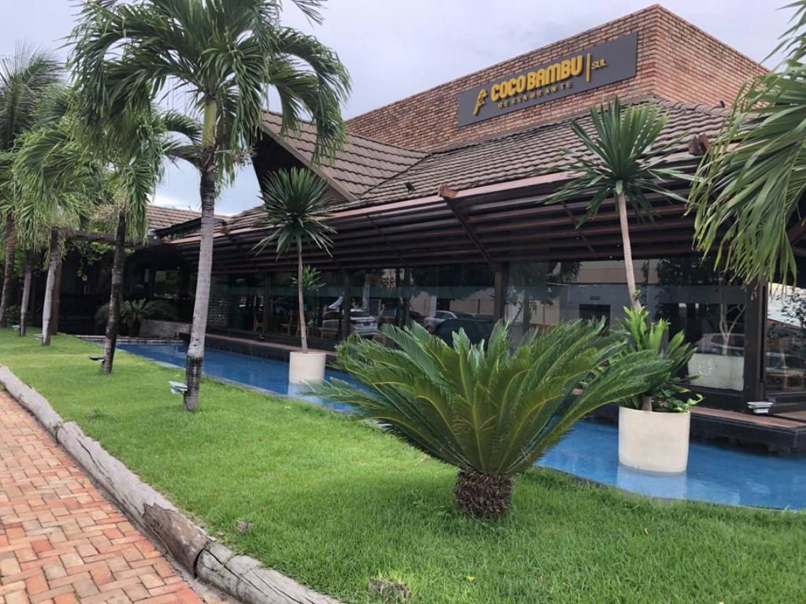 O Coco Bambu Sul, no bairro Parque Manibura, em Fortaleza, é o primeiro restaurante do Ceará a utilizar climatização a gás natural canalizado (Foto: DIVULGAÇÃO)