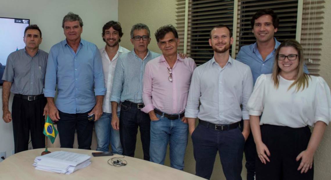 Pedro Lima, Presidente do Grupo 3corações; Antonio José Gomes Teixeira de Carvalho, Diretor da Amêndoas do Brasil e Membro do Conselho de Administração da Positive Brands; Rodrigo Carvalho, Diretor da Positive Brands; Vicente Lima, Diretor de Suprimentos, Logística e Desenvolvimento de Novos Negócios da 3corações; Paulo Lima, Diretor Comercial e Marketing da 3corações; Cristian Fey,Coordenador Financeiro  São Miguel Holding; Felipe Carvalho,, Diretor da Positive Brands; Anna Hirsh, Consultora XP Investimentos