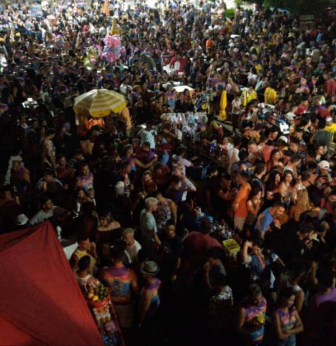 Prefeito postou foto da festa na noite de quinta-feira (20) em Aracati (Foto: FACEBOOK DE BISMARCK MAIA)