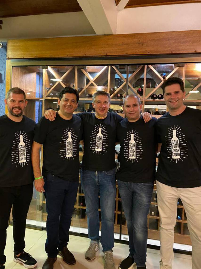 Carlos Martignago (Wine Manager Brasil),Peterson Cantu (sócio-proprietário da Cantu Importadora),Josep Plana (Wine Manager América Latina),André Linheiro (Brava Wine) e Julio Vargas (CEO Cantu Importadora).