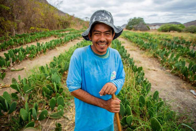Ed é trabalhador rural em Quixadá. (Foto: Aurélio Alves/O POVO)