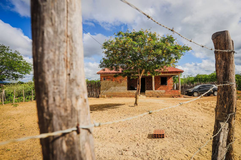 Obrigados a deixar seus lares pelos efeitos devastadores da seca, populações que hoje seriam chamadas de refugiados climáticos ficaram conhecidos como "flagelados"(Foto: MATEUS DANTAS 5-2-2019)
