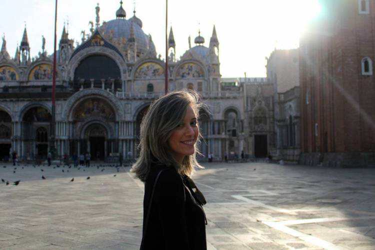 A arquiteta Ana Karenina Albuquerque, 31, mora em uma pequena cidade na província de Treviso, a 50 km de Veneza, na Itália