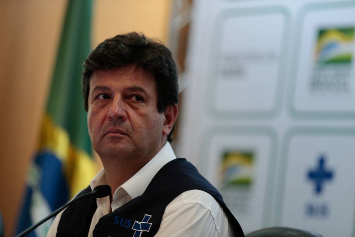 ministro da Saúde Luiz Henrique Mandetta fala à imprensa (Foto: Marcello Casal Jr/Agência Brasil)