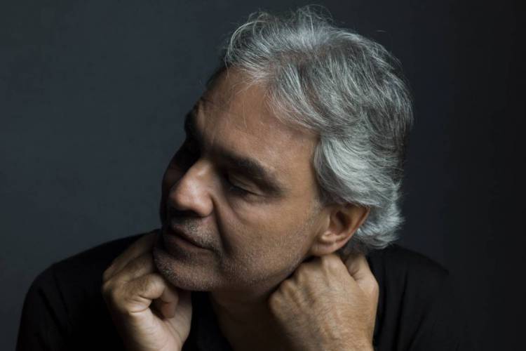 O cantor Andrea Bocelli vem ao Brasil para show em maio de 2024