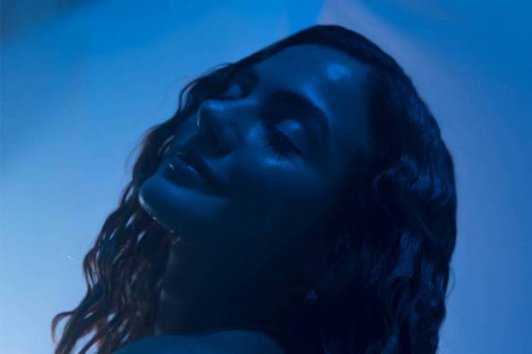 A cantora e compositora cearense Magi lança clipe de single 