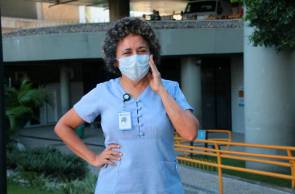 Denise Maria Santos da Silva, 53, técnica de enfermagem do Instituto Dr. José Frota (IJF)