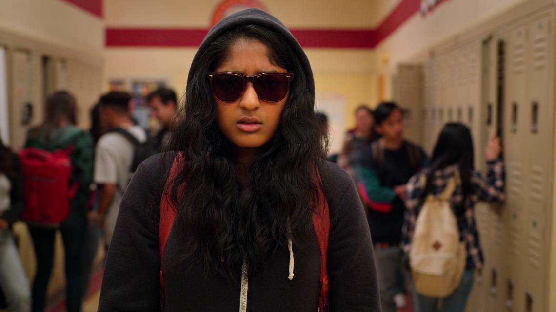 Devi é protagonista dramática e geniosa (Foto: Divulgação Netflix)