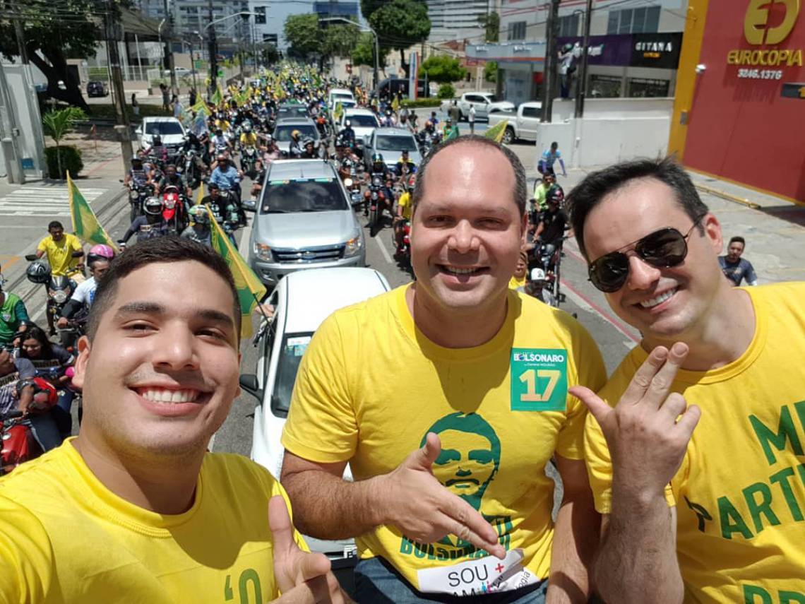 ￼NA CAMPANHA de Bolsonaro em 2018, André, Heitor e Wagner estavam do mesmo lado (Foto: Instagram / André Fernandes)