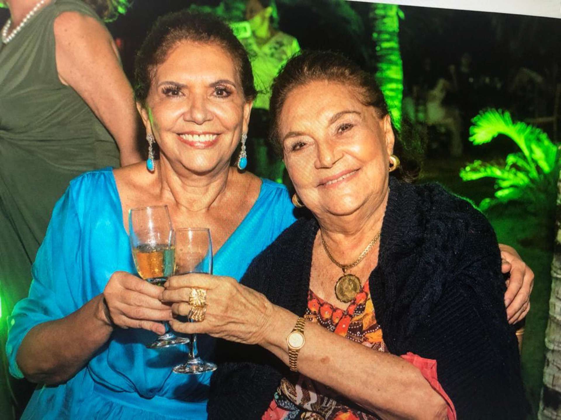 Matriarca Aunésia Aires de Moura completou 95 jovens anos. Ana D’Áurea, a primeira filha (foto), produziu live com a família, emitindo mensagens para comemorar a aniversariante (Foto: divulgação)